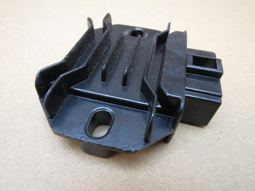 Keeway Superlight 125 E4 2020 873 miles regulator rectifier (9097)