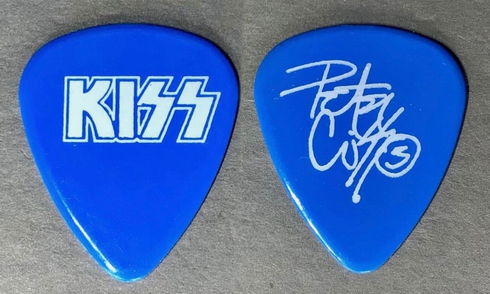 💥Special Pkg - Super rare KISS Peter Criss white on blue misprint guitar pick!!
