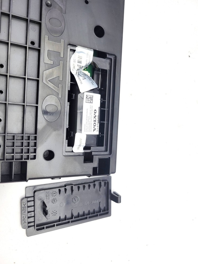 VOLVO XC40 2019 VCM CONTROL MODULE ECU UNIT 31489809