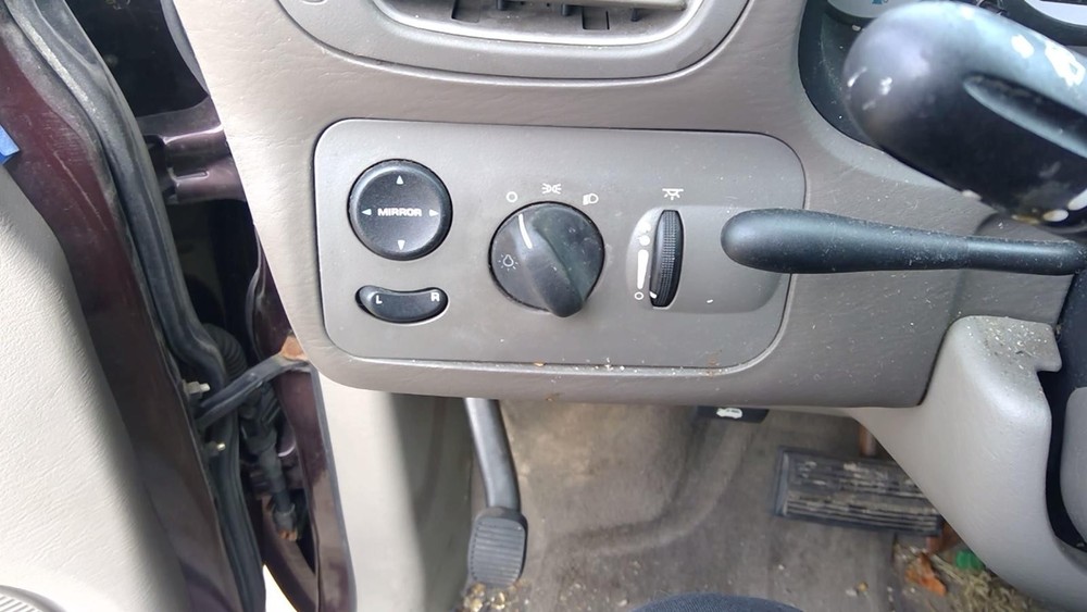 Used A/C Selector Switch fits: 2003 Dodge Caravan AC front dash mounted manual w