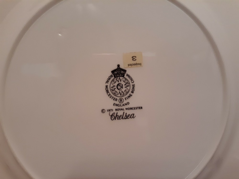 Royal Worcester Chelsea 2 Dinner Plates