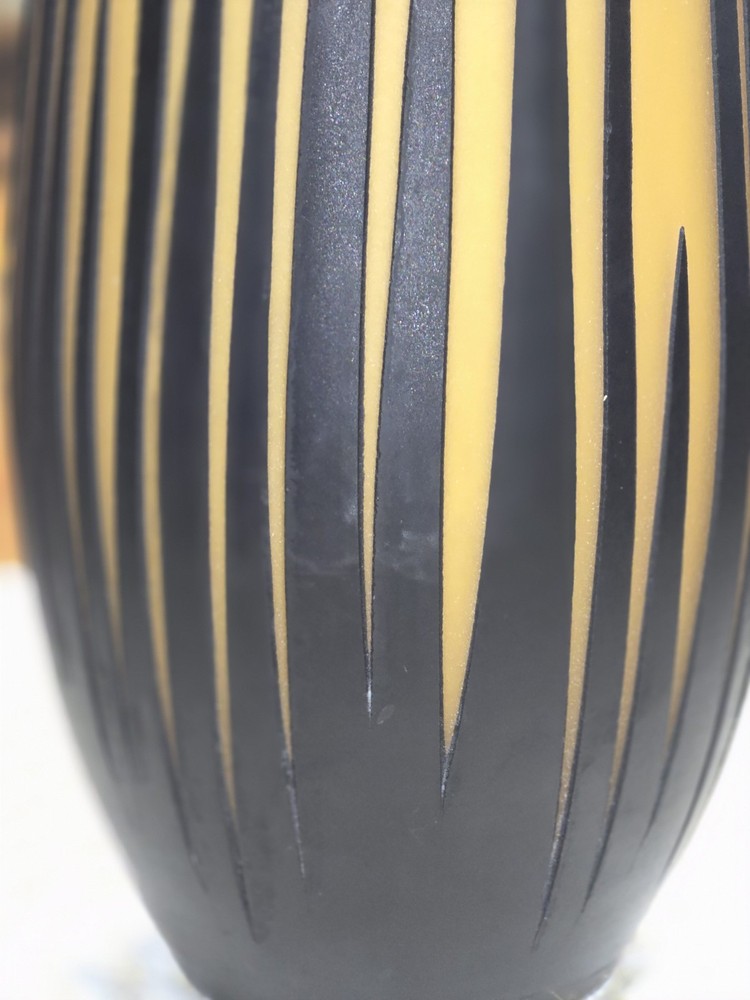 Unique Vase Yellow And Black 3d Stripes