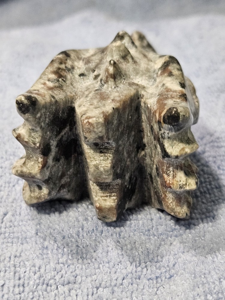 Yooperlite Dragon Skull 3" L 180g Glows Under UV