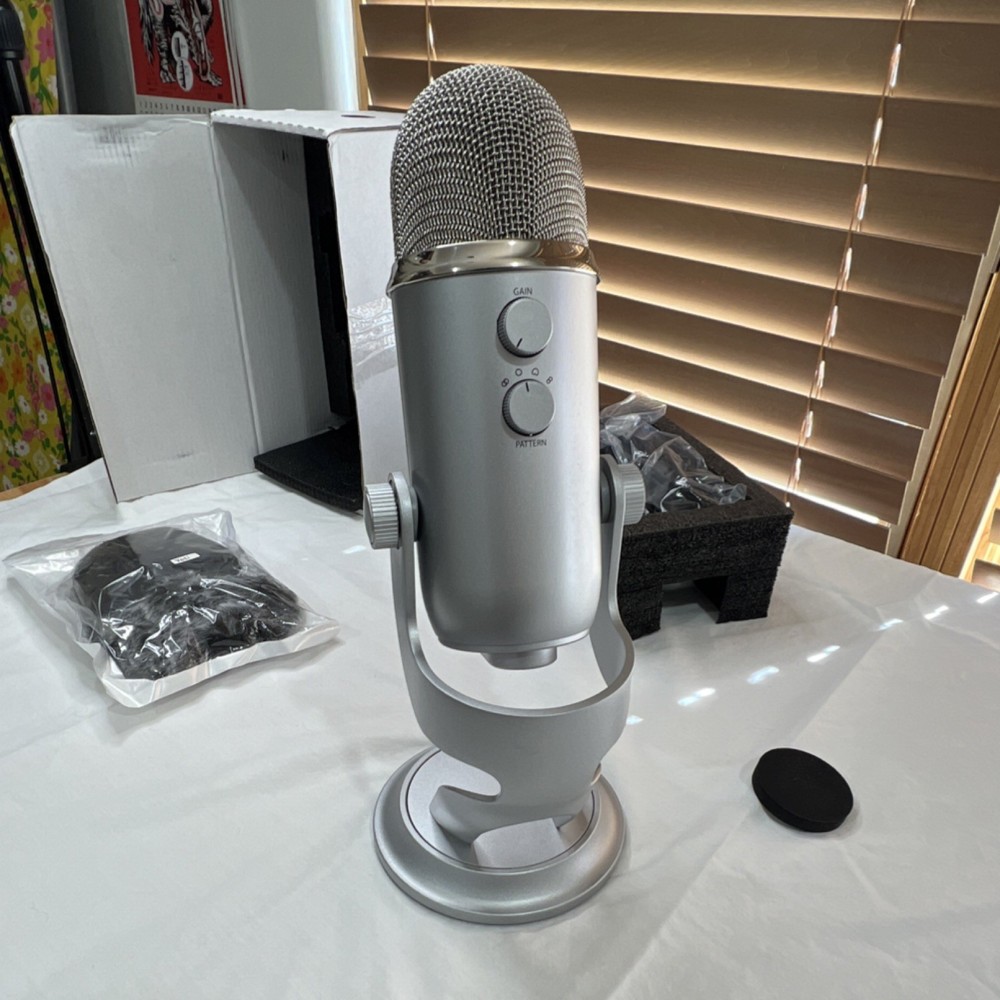 NEW Blue Yeti Microphone, includes 2 wind muffs, cable - Silver