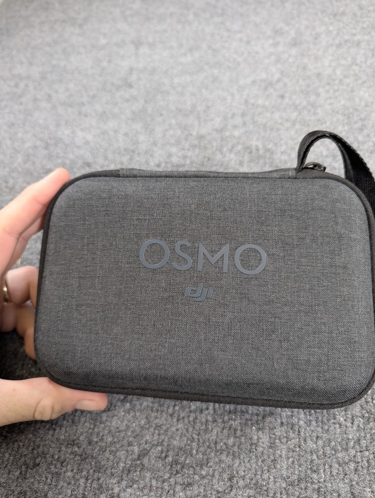 DJI Osmo Mobile 3 Combo - Gimbal Stabilizer