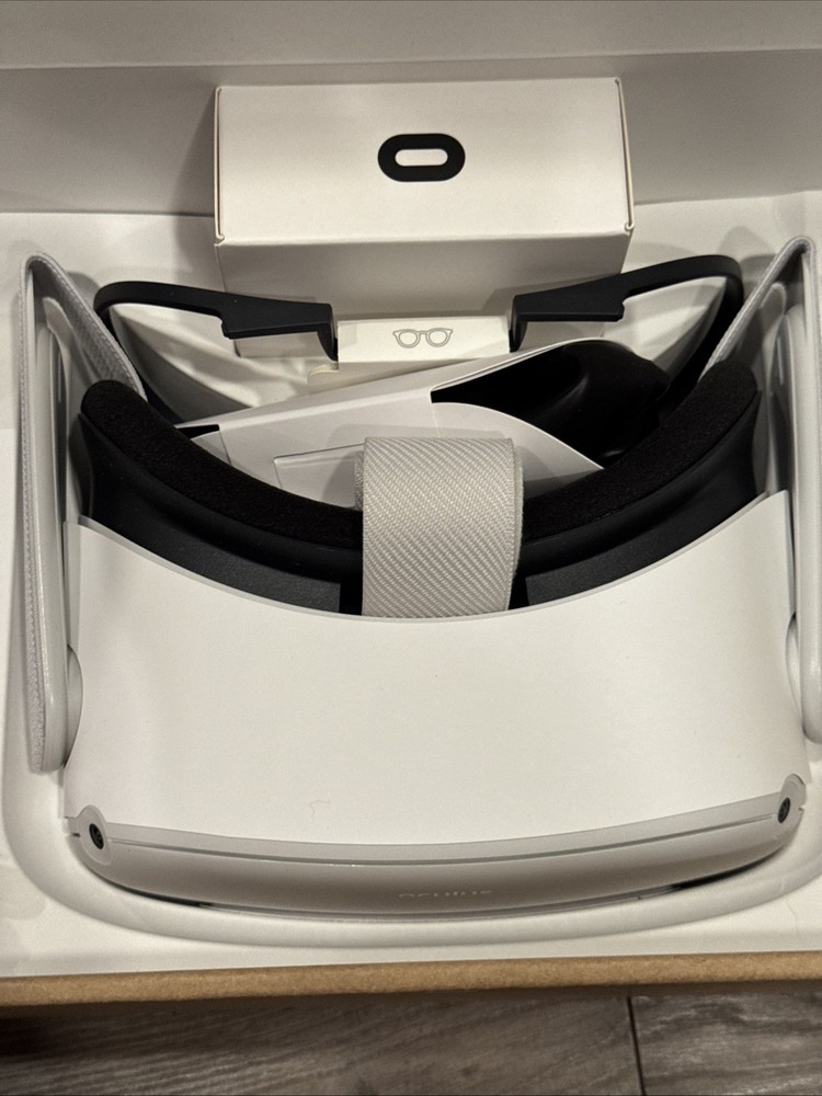 128GB MINT Boxed Meta Quest 2 VR Headset - MINT Condition w Controllers + Extras