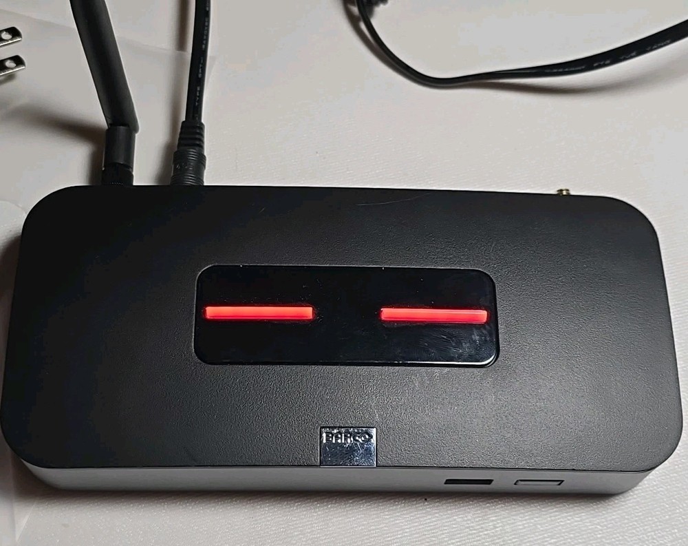 Barco R9861008 Clickshare Wireless Presentation System With Power Supply