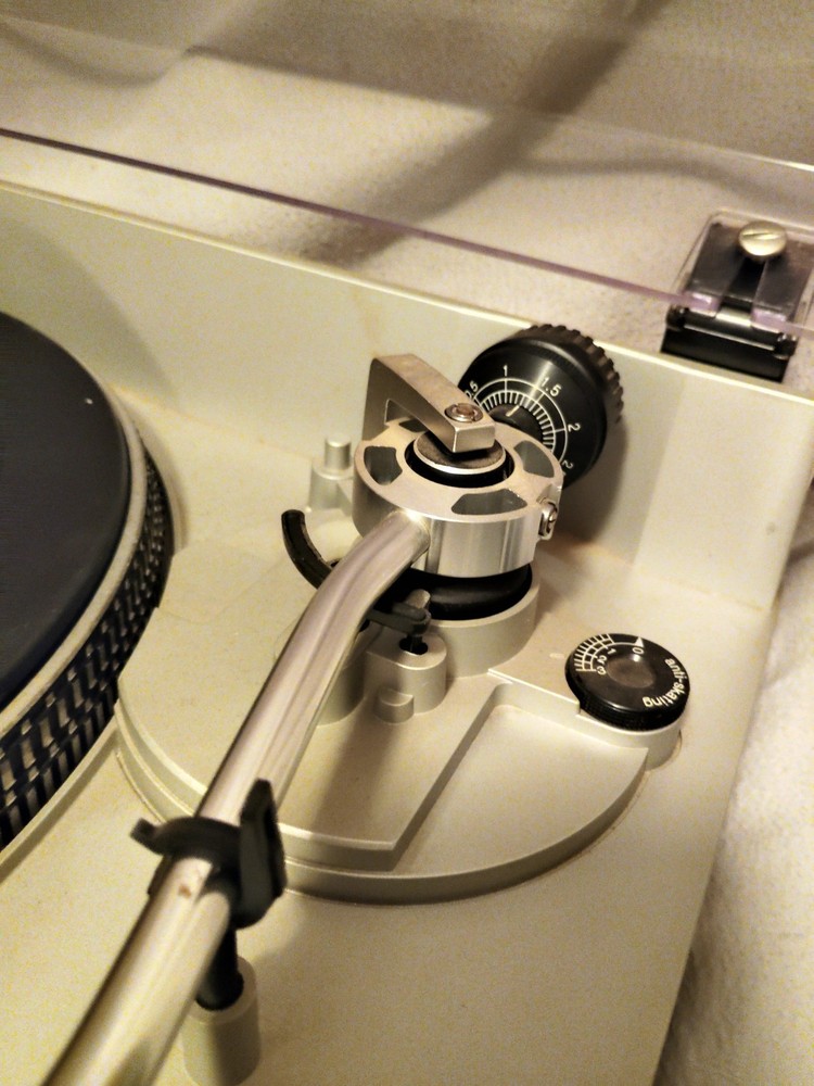 Technics SL-3350 Turntable