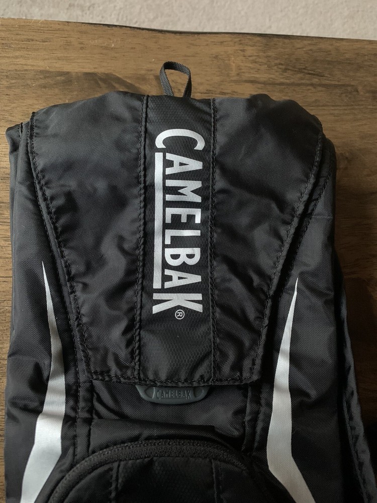 Camelbak Classic Black Hydration Backpack With Bladder 70oz
