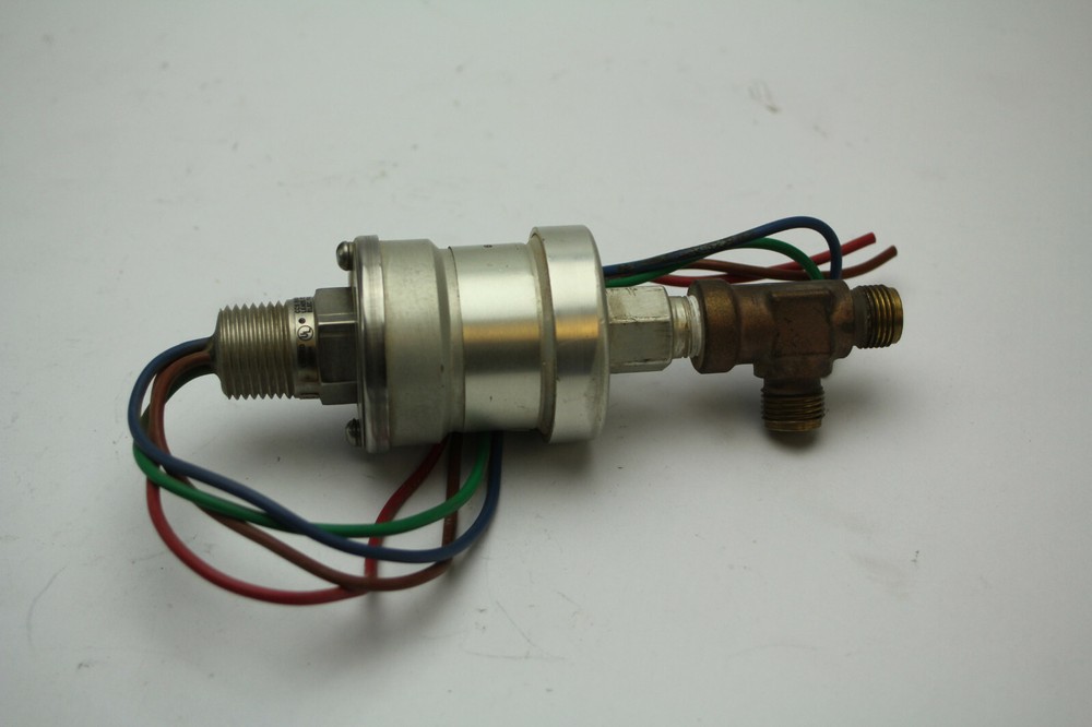 CCS 46-1058 Explosion-proof Pressure Snap Switch Mode 611 Used