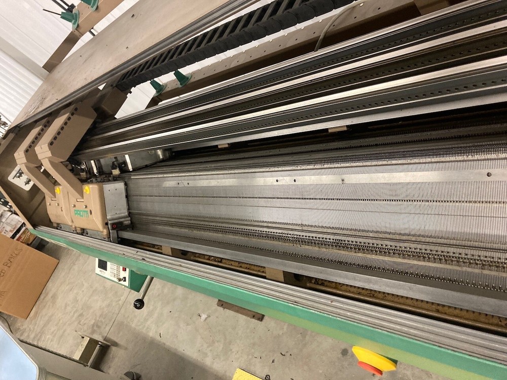 Protti PT242 Knitting Machine