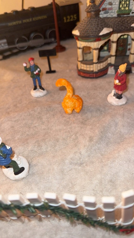 dinosaur shaped cheese puff