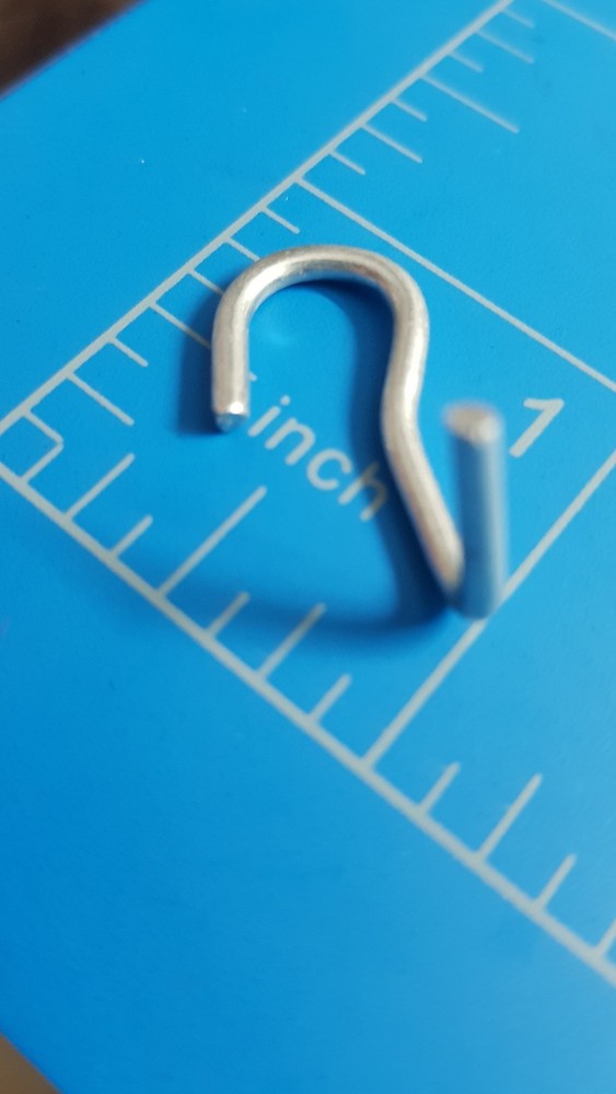 100 One Inch Bulk Metal Hooks Suction Cups 1" Hook