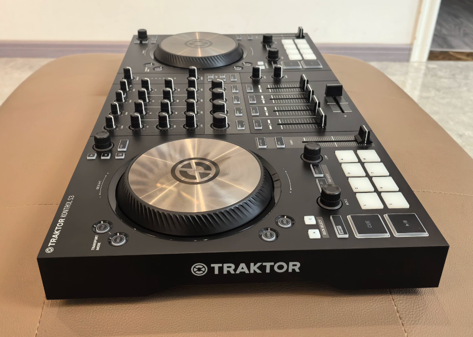 1pcs NI Traktor Kontrol S3 MK3 DJ Controller