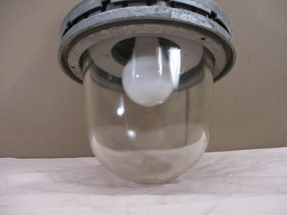 Appleton Electric Company 200W Vented Explosion Proof Light AA-51 Series