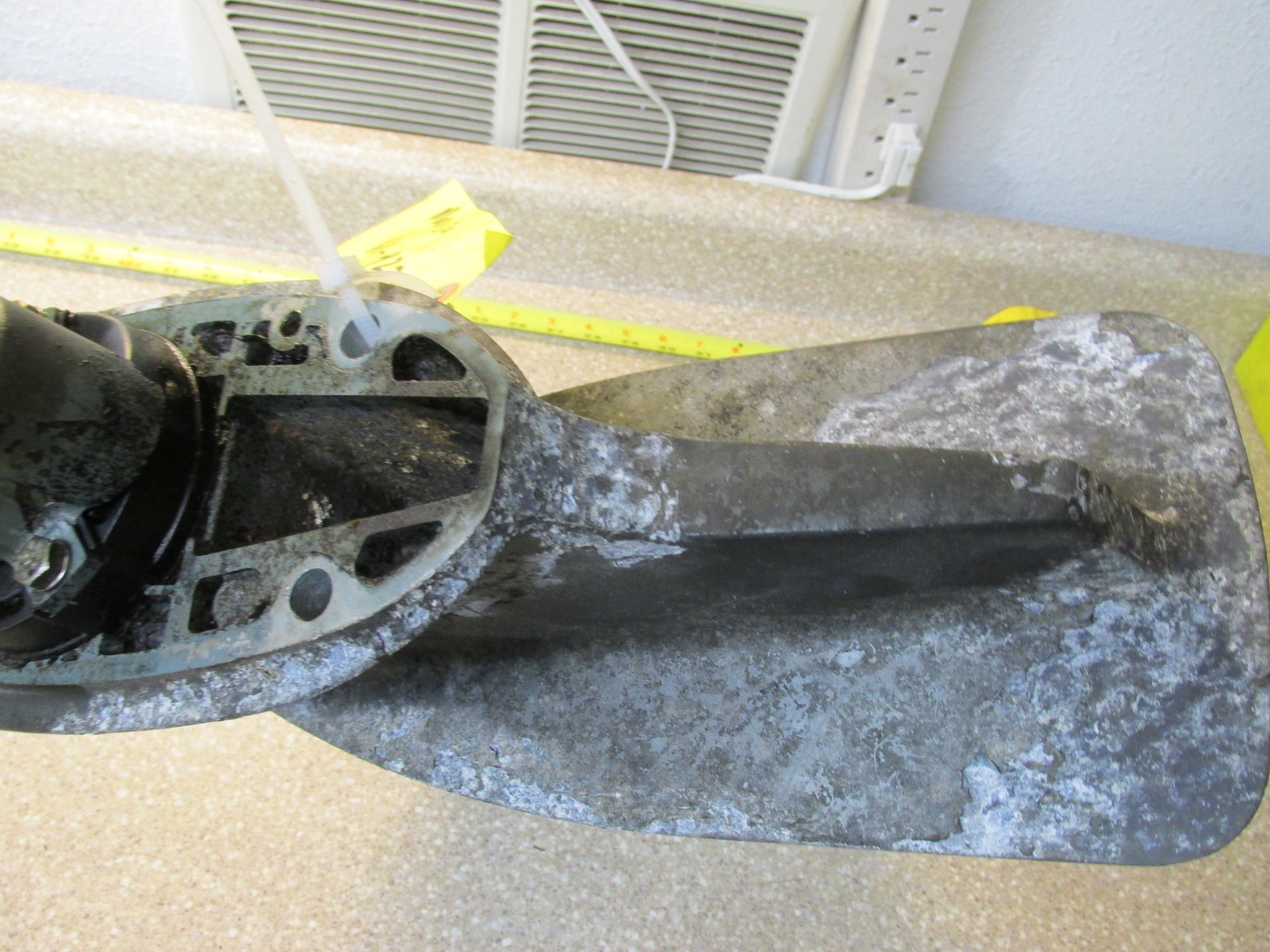 Mariner Outboard 30 HP Lower Unit Gearcase 1651-9804M