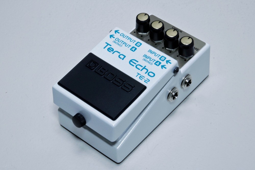 * Boss TE-2 Tera Echo Guitar Effect Pedal * A Multi-Dimensional Reverb-Delay *