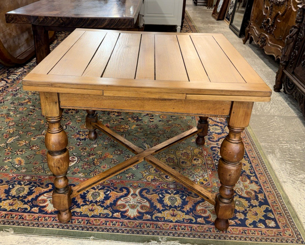 English Antique Oak Draw Leaf Table / Kitchen Table