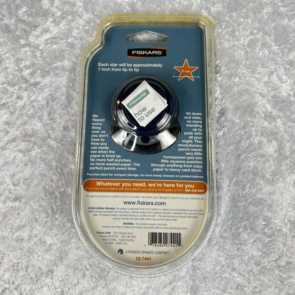 Fiskars Twinkle Twinkle Medium Squeeze Star Punch - New