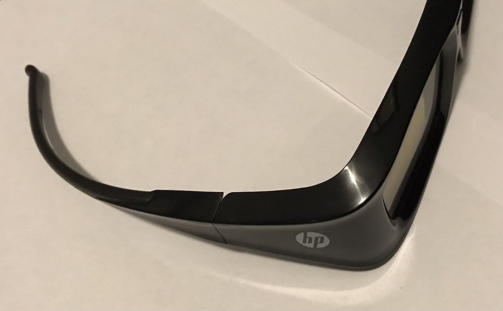 HP ENVY 17 3D active-shutter glasses by XPAND