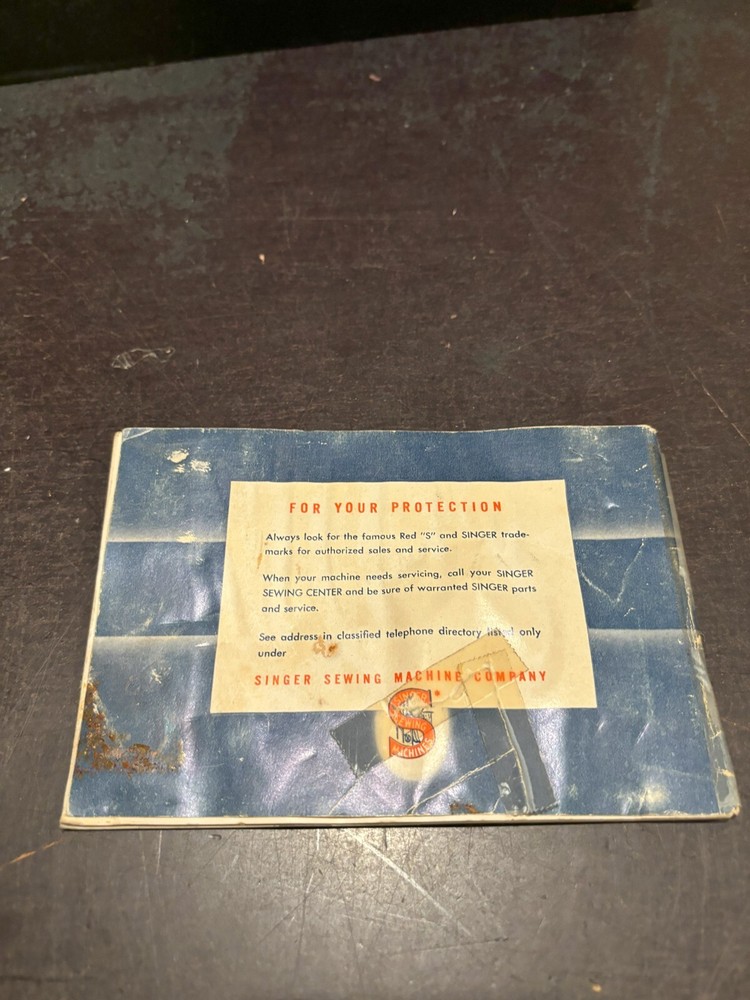 SINGER 221K Featherweight Sewing Machine