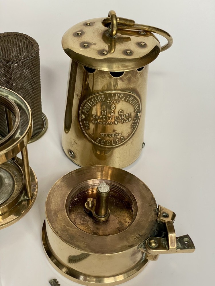 🌟 Eccles Protector Type 6 Miners Lamp – 1976 - Ready to Use