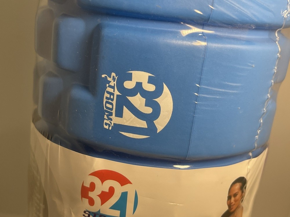 321 Strong Recovery Solid Core Medium Density Foam Roller. Blue. NEW!!