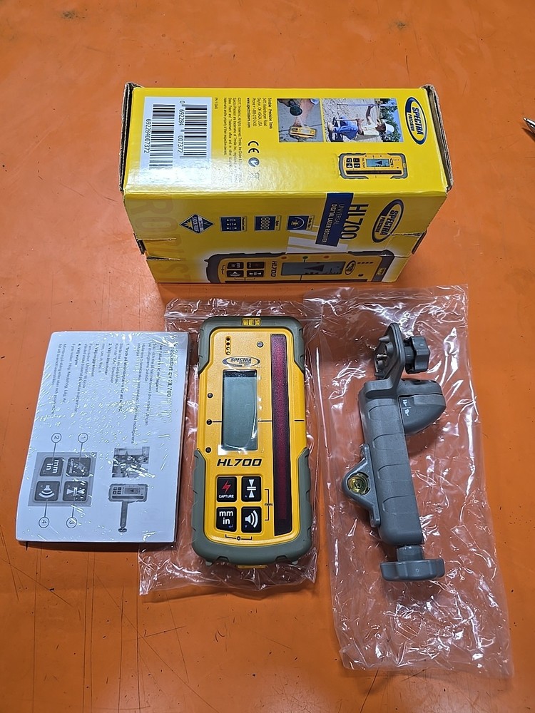 Spectra Precision Laser Level HL700 Laser Receiver Laserometer