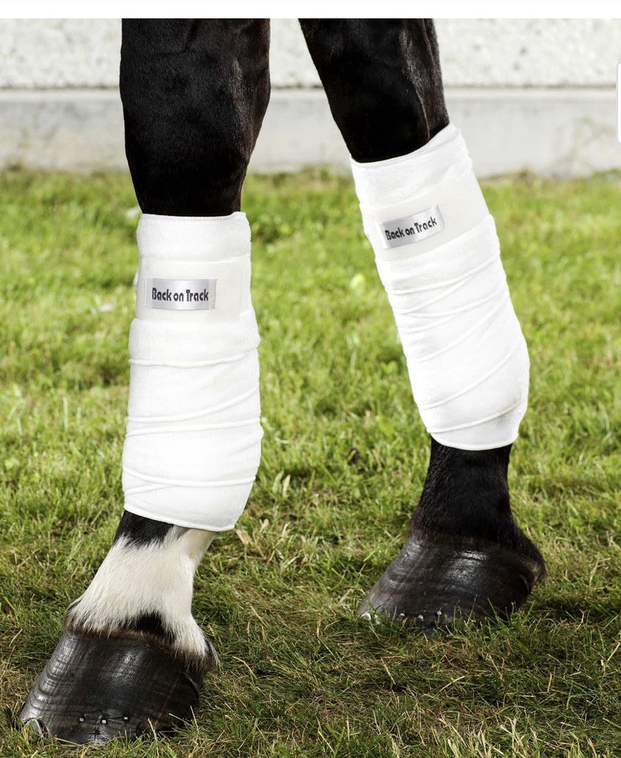 2 Back On Track Therapeutic Polo Wraps White Fleece Welltex Faster Recovery 7’