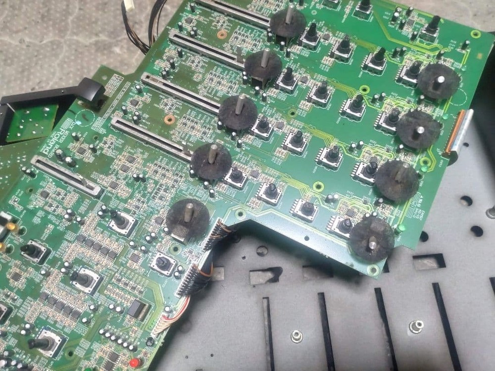 Roland DJ-2000 DJ Mixer Tested Working