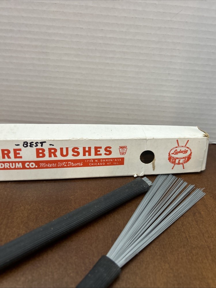 1960s Ludwig No. 193 White Black Model Retractable Brushes