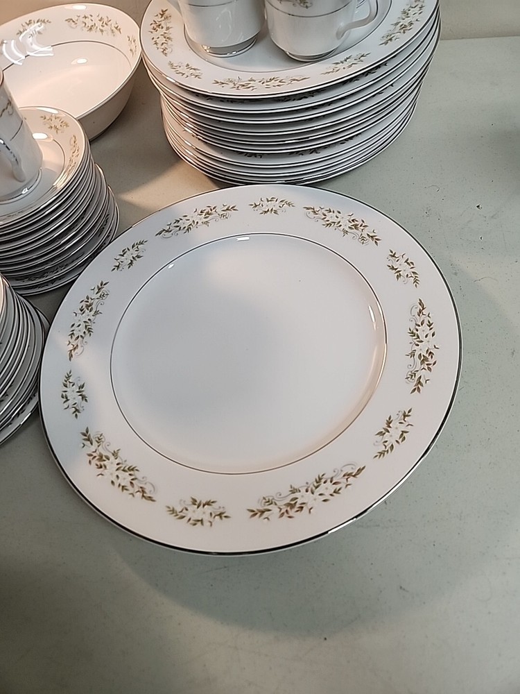 326 Springtime 42 Piece China Set