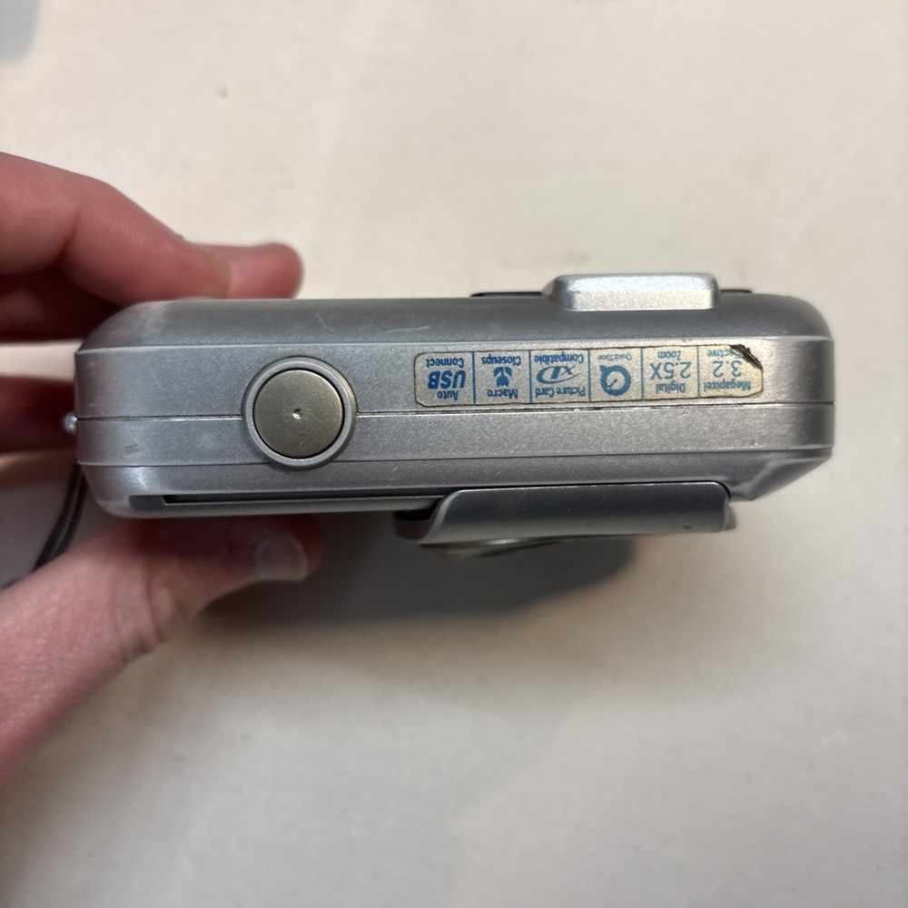 Olympus Digital Camera Camedia D-395 2.0MP Silver