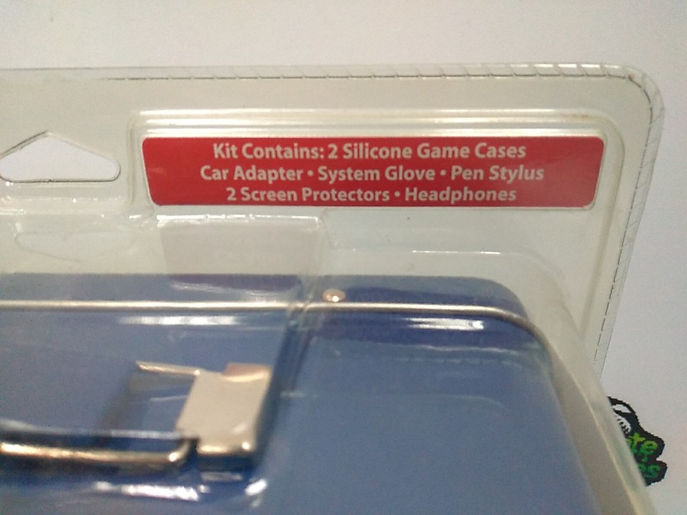 NINTENDO DS LITE ULTIMATE STARTER KIT LUNCH BOX *NEW*