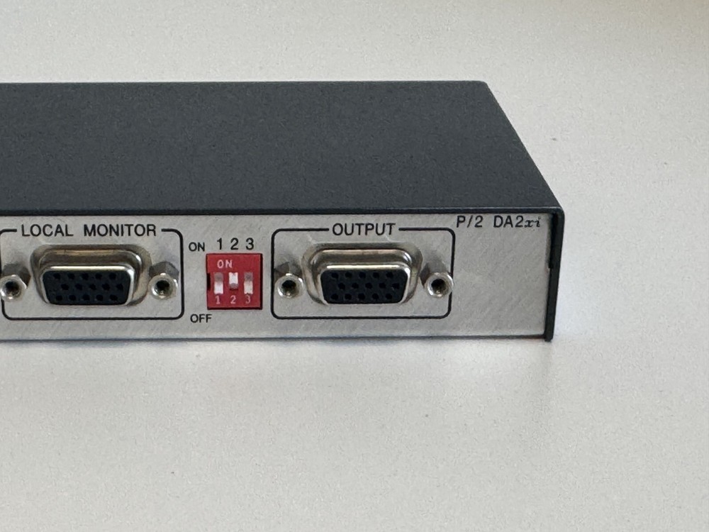 Shelf 36: Extron P/2 DA2xi Two Output VGA Distribution Amplifier