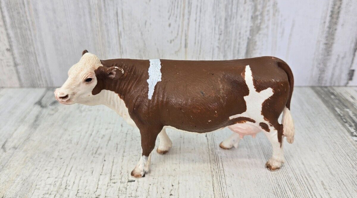 Schleich Dairy Cow Farm Animal D73527 Brown and White