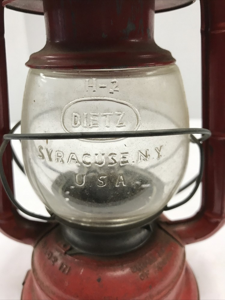 Dietz Comet Lantern With H2 Embossed Comet Globe 8” High
