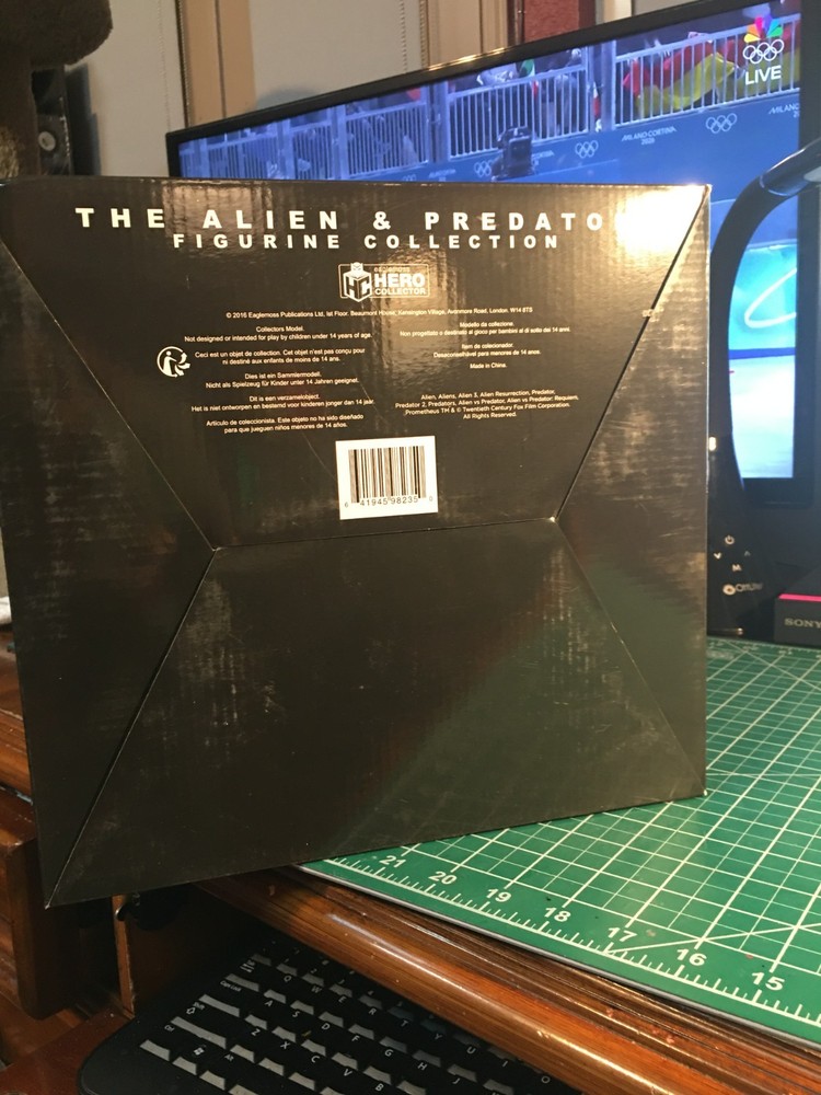 Eaglemoss Aliens Mega #1 "Xenomorph" in box with leaflet and CA