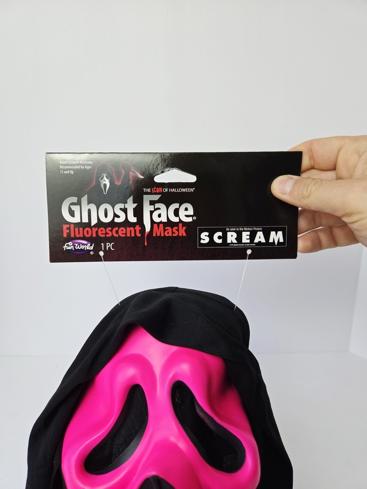 Fun World Ghost Face Mask NWT Scream pink 2019