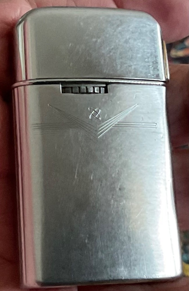 Vintage Ronson Varaflame Windlite Lighter / Serviced.