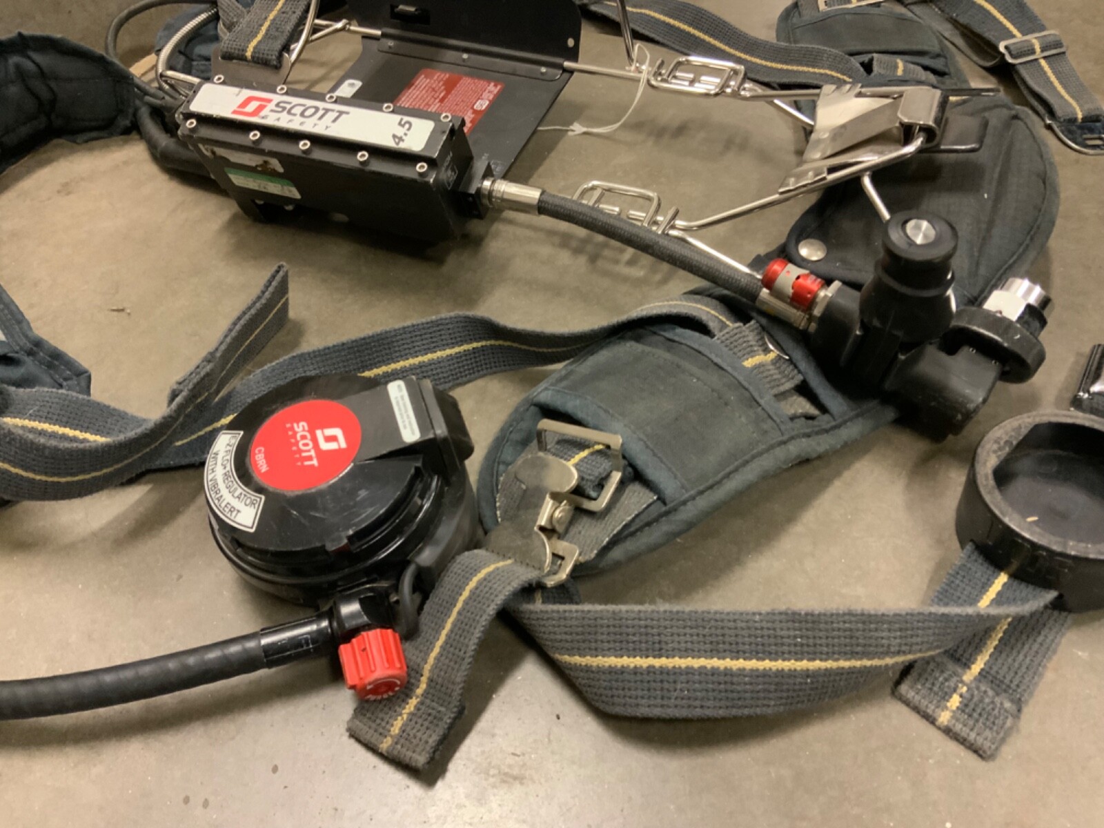 Scott 4.5 4500 PSI SCBA Air Pak Harness with HUD Excellent Condition