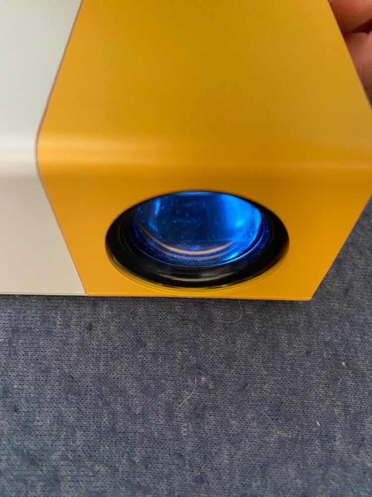 Mini Projector Rohs High Resolution LED projector W/Remote bundle Instructions