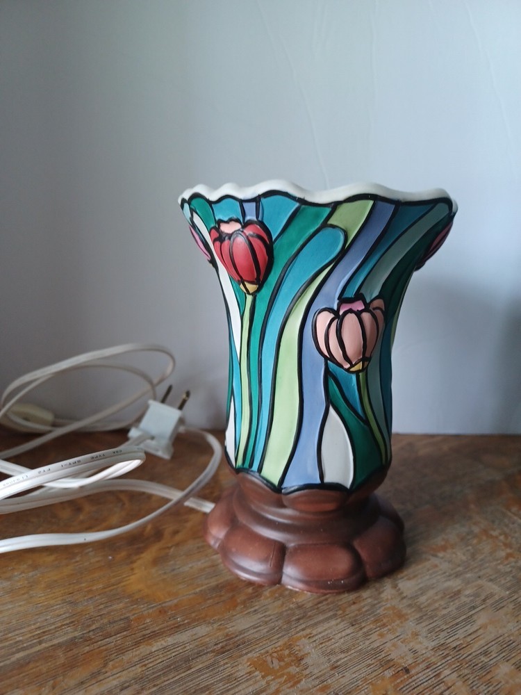 6" Tabletop Fluted Lamp,Accent Lighting, Ceramic