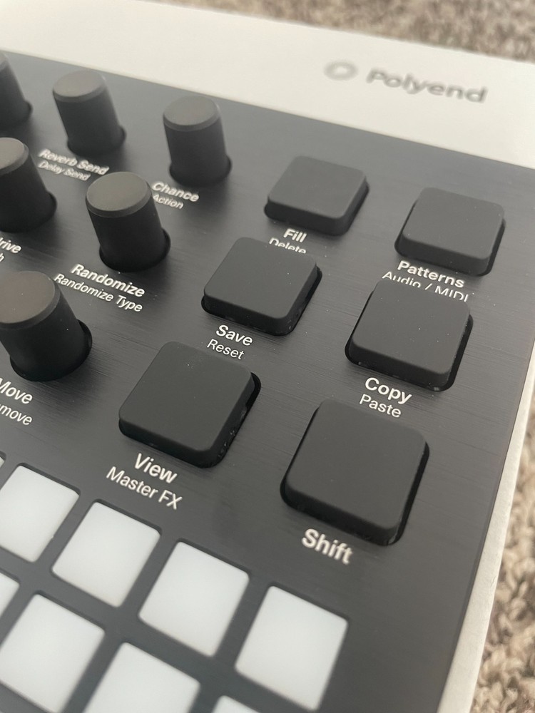 Polyend Play Sample and MIDI Based Groovebox complete Used once.