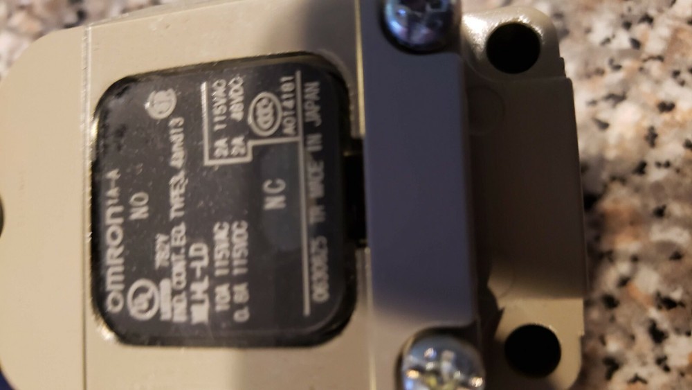 OMRON LIMIT SWITCH WLHL-LD AND WL CA2-7TS **2PCS**