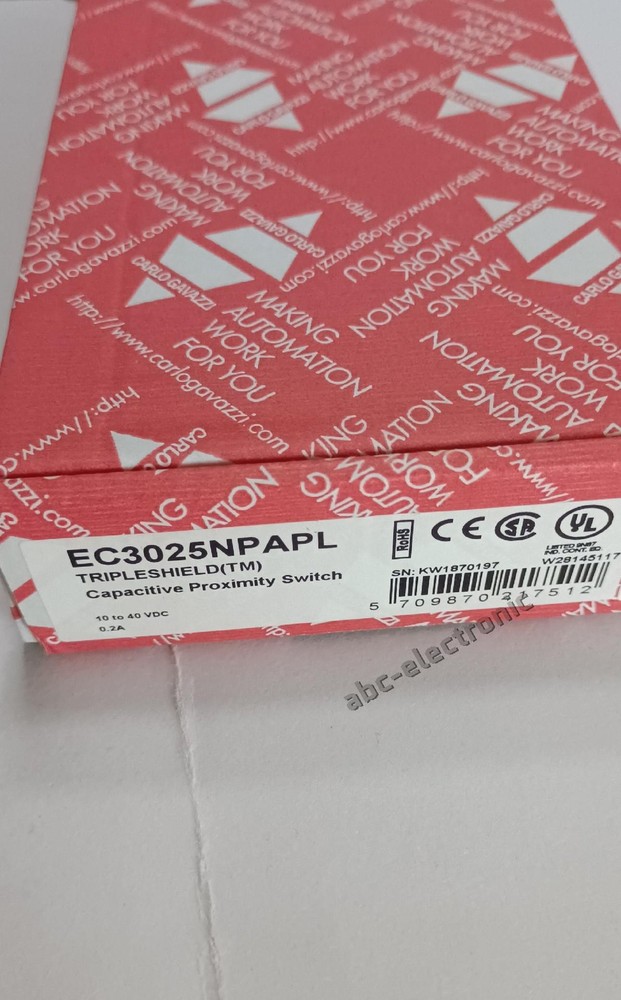 1PCS NEW EC3025NPAPL Proximity switch