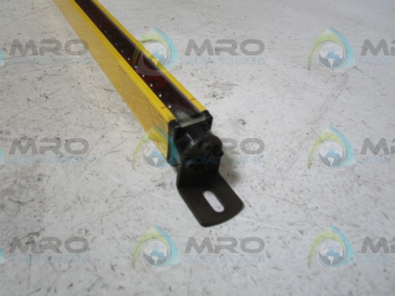 STI MC4220XE LIGHT CURTAIN TRANSMITTER UNMP