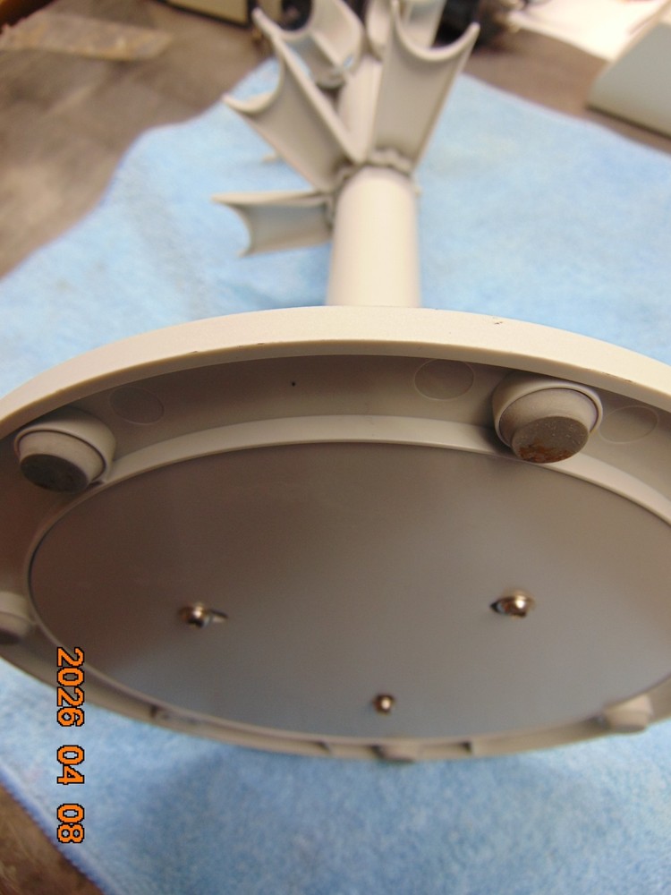 (1) Eppendorf Pipette stand 3 place carousel