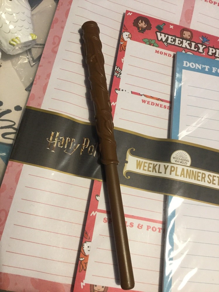 BNWT HARRY POTTER BUNDLE WEEKLY PLANNER DIARY SCHOOL NOTES WAND PEN PRIMARK