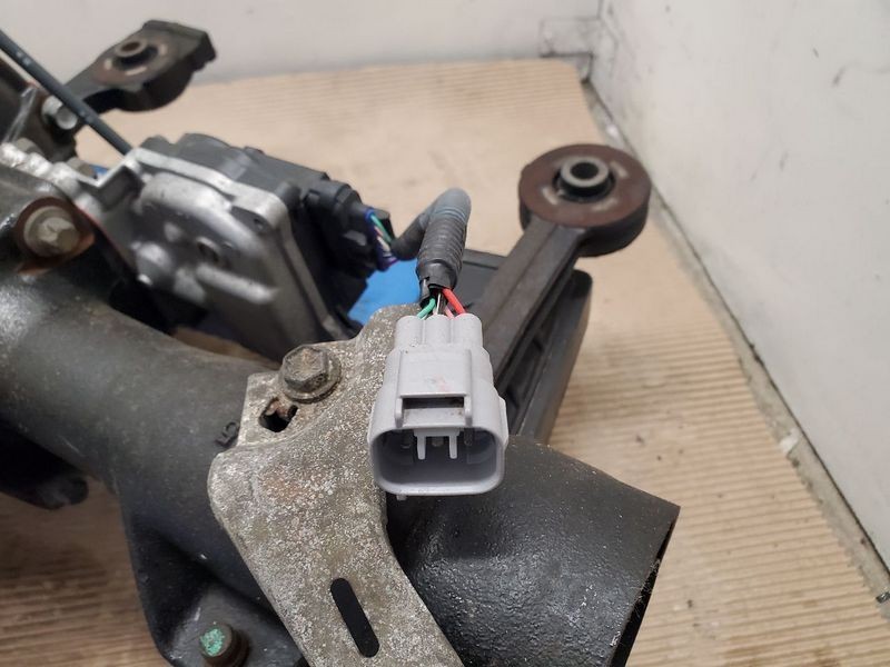 2003-2004 4Runner Front Differential Carrier 3.91 Ratio w/Differential Lock OEM